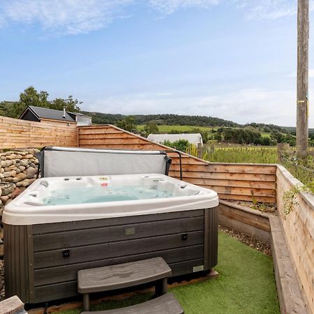 Alba - Charming Boutique Forest View Cabin With Hot Tub In Ballater Exteriör bild