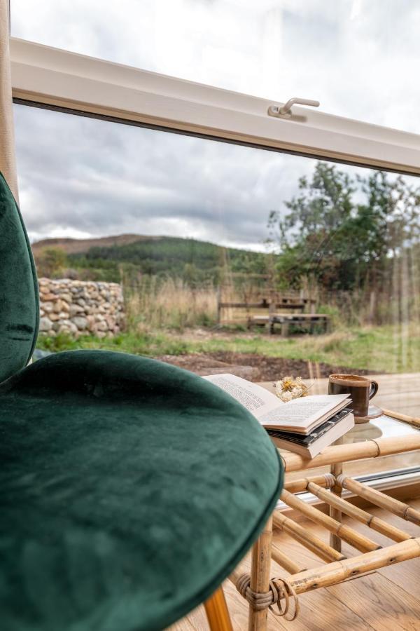 Alba - Charming Boutique Forest View Cabin With Hot Tub In Ballater Exteriör bild